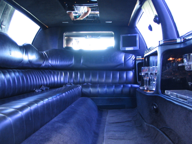 7. double six US-classic car meet 