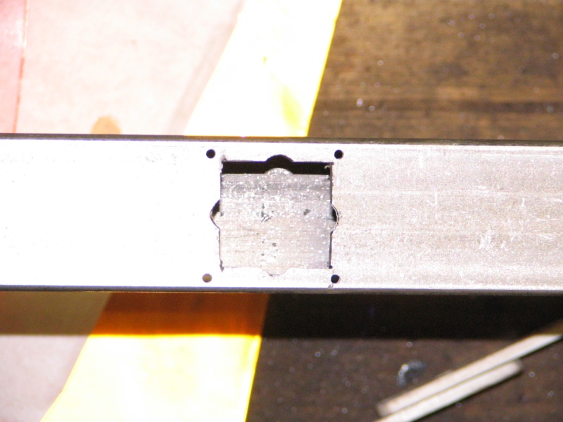 Bohrung für Steckverbindung (Spannungsversorgung Lampen)