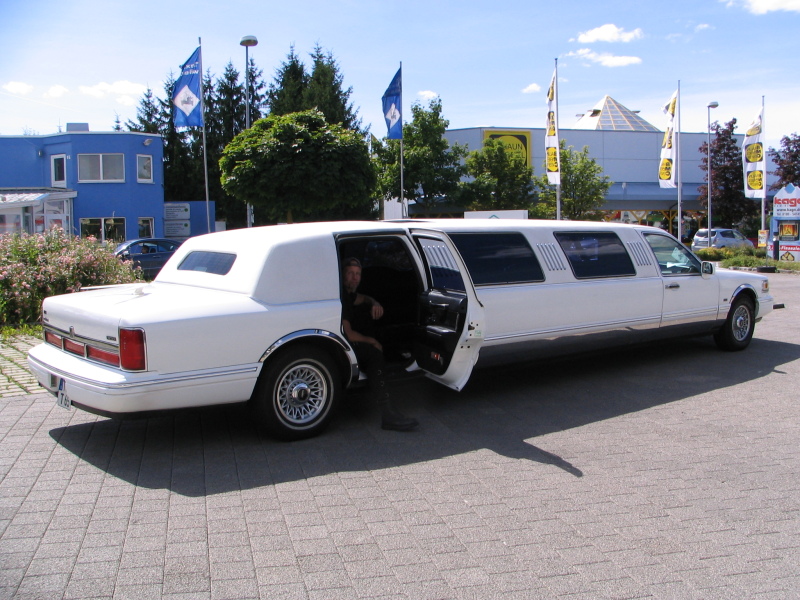 7. double six US-classic car meet 