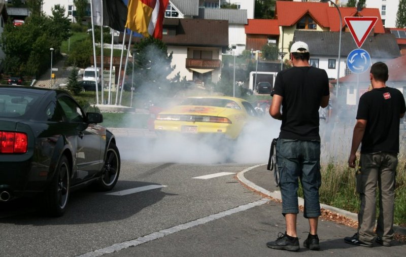 1. American Car & Harley Meeting 