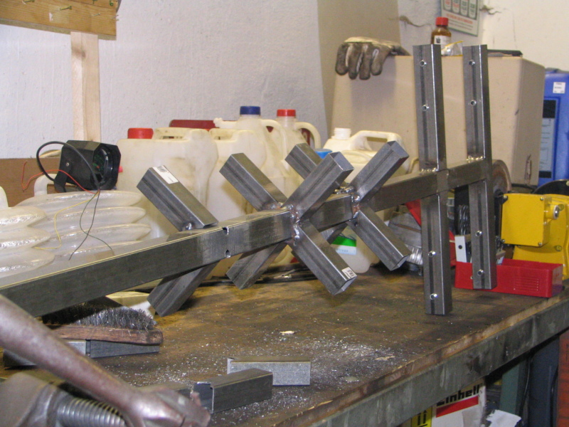 Die letzten Pre-Start Ausleger werden angeschweißt 