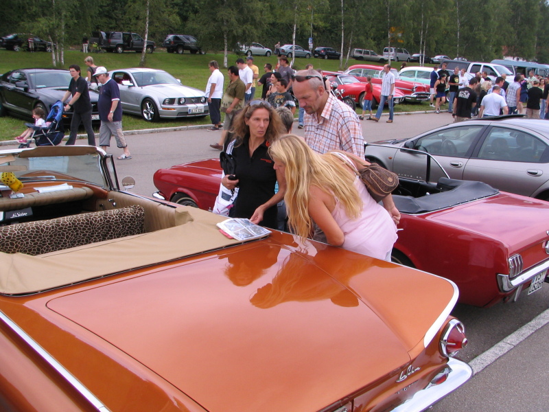 1. American Car & Harley Meeting 